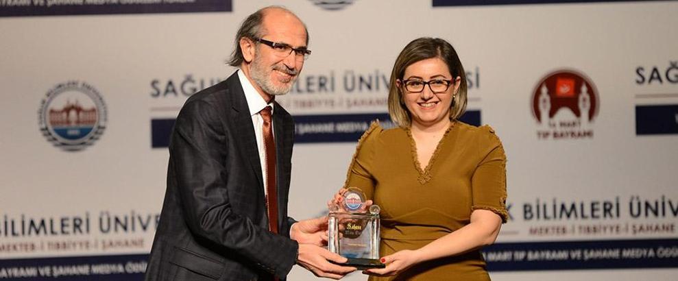 Sağlık Bilimleri Üniversitesi'nden DHA muhabirine 'en iyi haber' ödülü