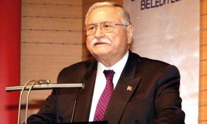 Eski bakanlardan Hasan Celal Güzel hayatını kaybetti