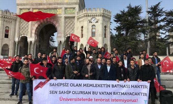 Beyazıt Meydanı'nda 'saldırı' protestosu