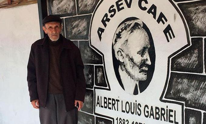 Diyarbakır Surları'nı yıkımdan kurtaran Fransız arkeolog Gabriel'e kafe işletmecisinden vefa