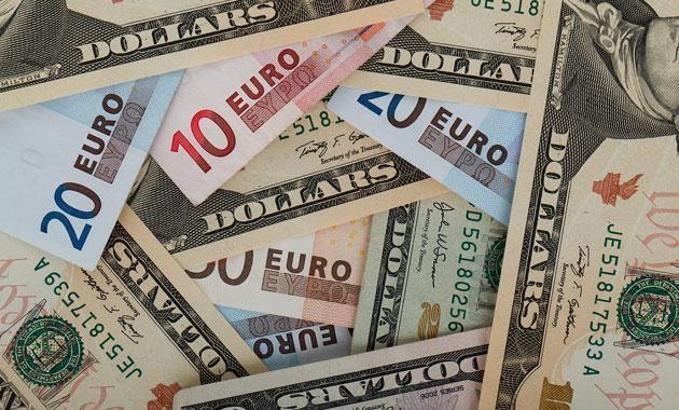 Küresel gelişmeler ve jopolitik risklerle dolar 3.98 euro 4.94 lira