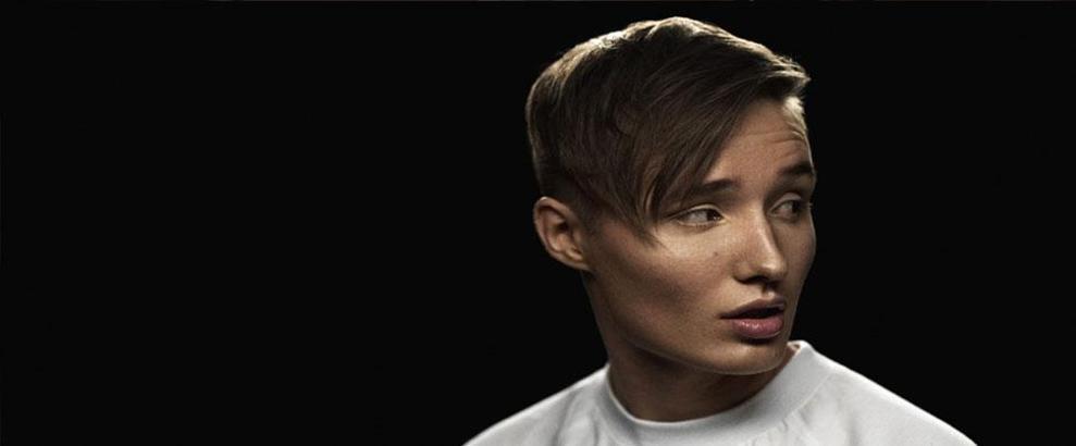 Isac Elliot mini performansı ve imza günüyle D&R Trump AVM'de