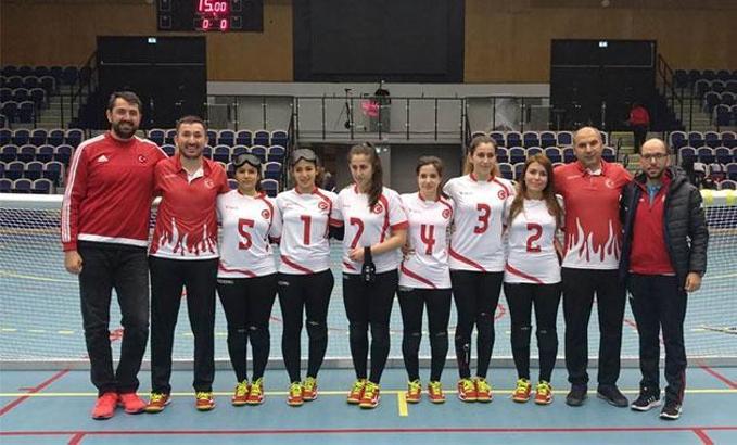 Milliler; İsveç'i 9-0, Kanada'yı da 10-3 yenerek yarı finalde Brezilya ile eşleşti