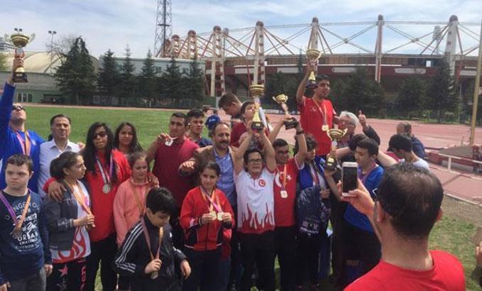 Dünya Otizm Günü Atletizm Yarışları Ankara'da yapıldı