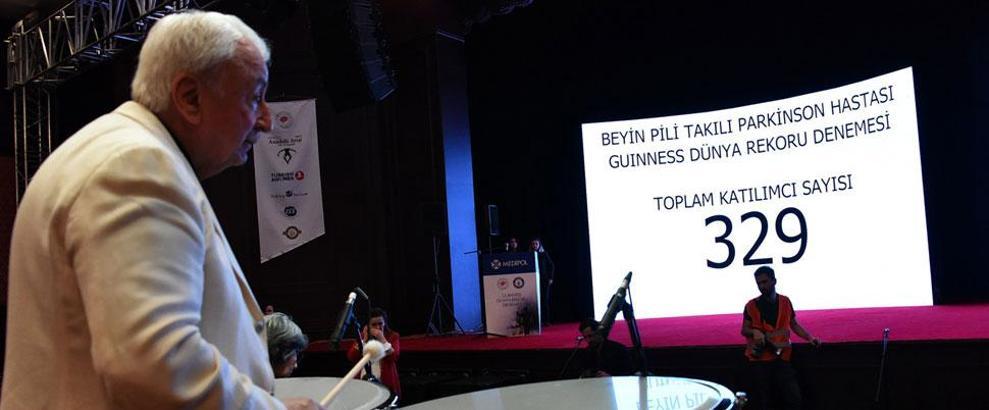 Beyin pili ameliyatı olan 329 hasta Guinness Dünya Rekoru kırdı