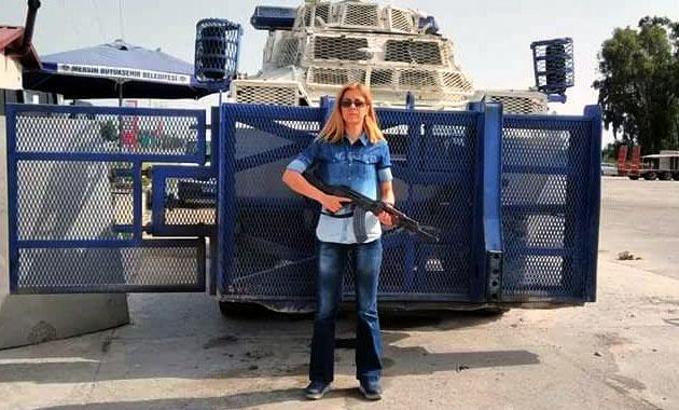 Kadın polis memuru, evinde ölü bulundu