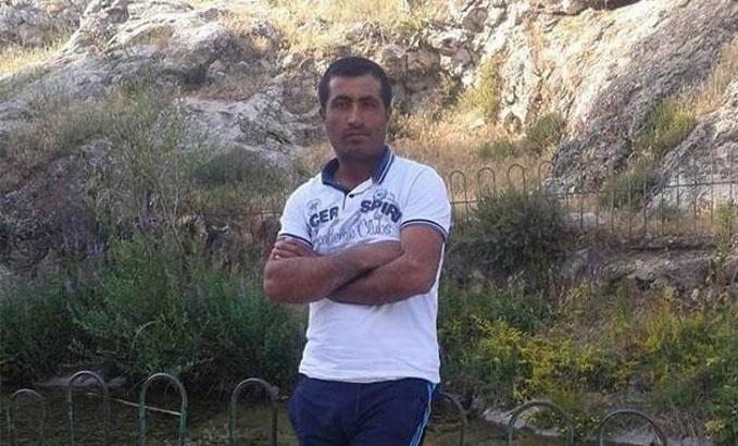 Ağaç budarken elektrik akımına kapılıp öldü