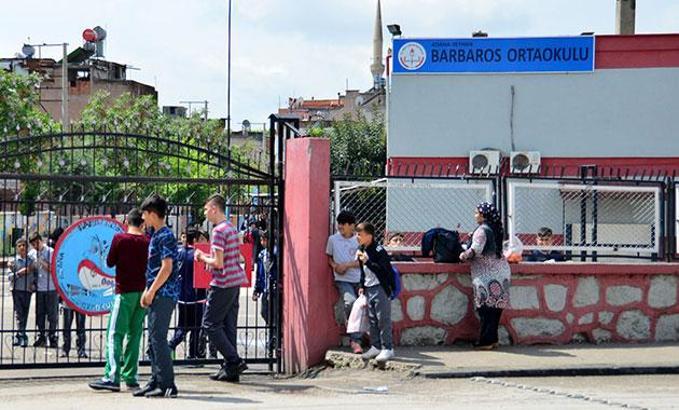 7'nci sınıf öğrencisi müdür yardımcısını bıçakladı