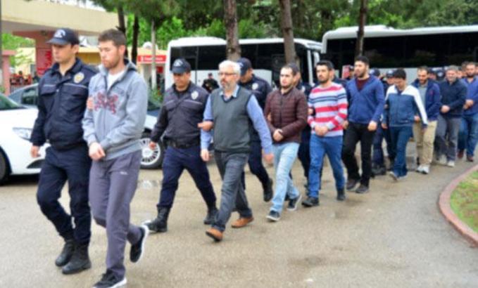 FETÖ'cüler ankesörlü telefonlardan yakalandı