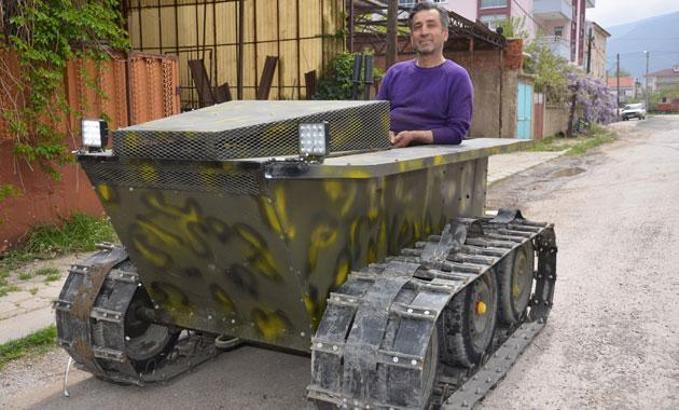 Hurda parçalarından tank görünümlü arazi aracı yaptı