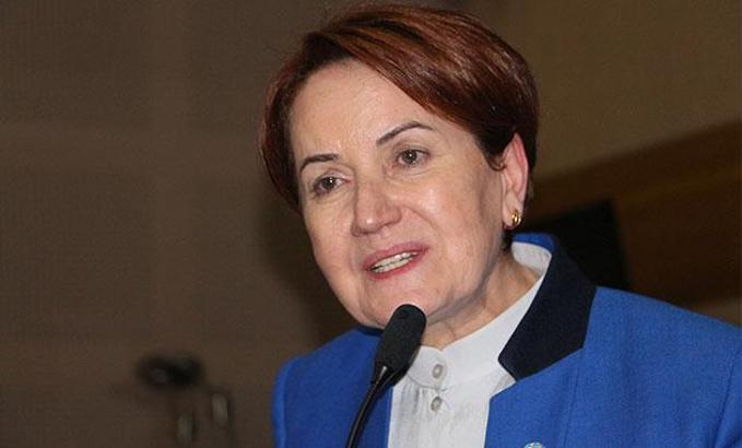 Meral Akşener gözyaşlarını tutamadı