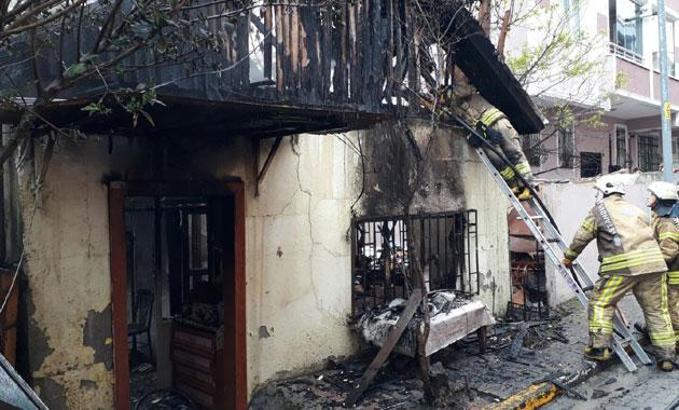 Sefaköy'de yangın: 1 ölü