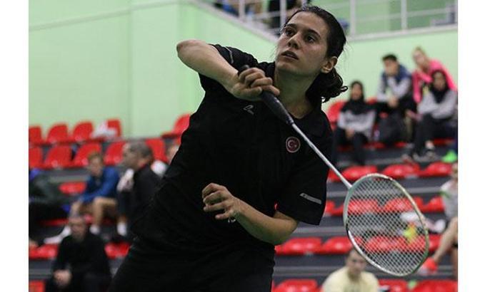 Badmintonda Cemre Fere'den gümüş madalya