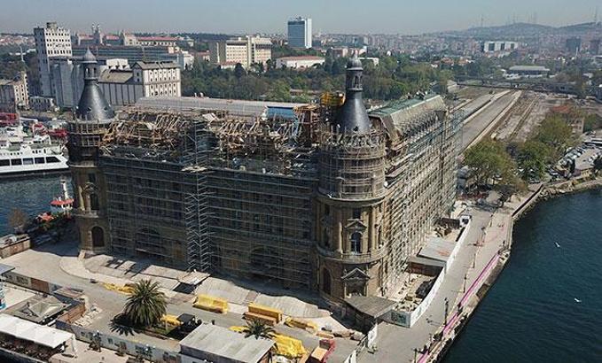 Haydarpaşa Garı'ndaki yangının izleri siliniyor