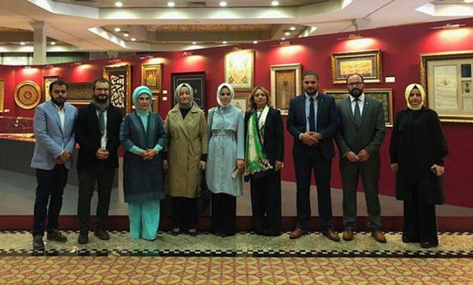 Emine Erdoğan, ''Geleceğin yıldızları için karma eserler sergisi''ni ziyaret etti