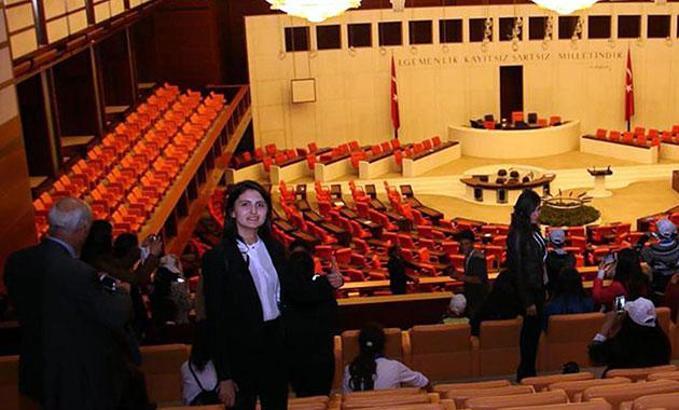 Liseyi bitiremeden AK Parti Mardin Milletvekili aday adayı oldu