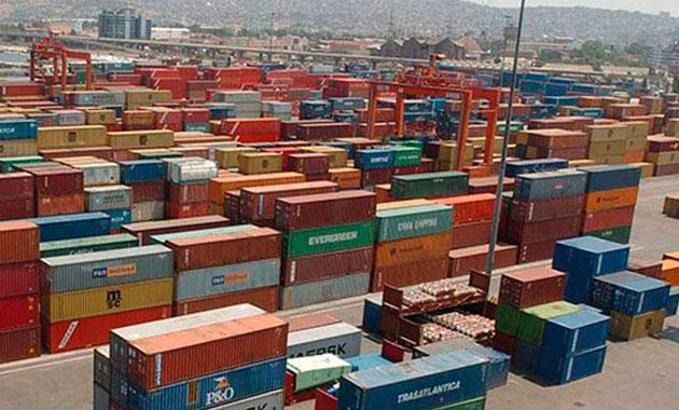 Dış ticaret açığı ilk çeyrekte yükseldi