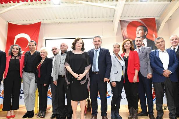 Oyuncu Dabak: Sinema dünyası alkol ve esrar üzerine kurulmuş