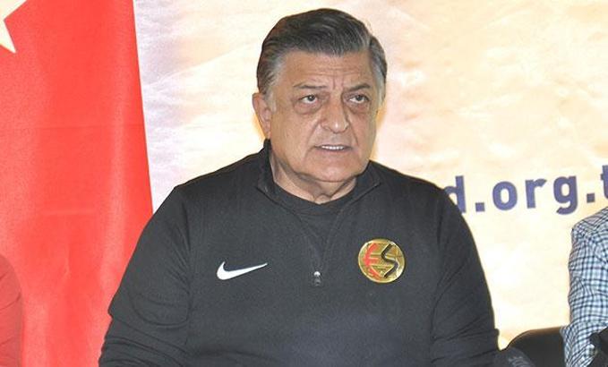 Yılmaz Vural: 30 yaş grubunda tek hedef para kazanmak