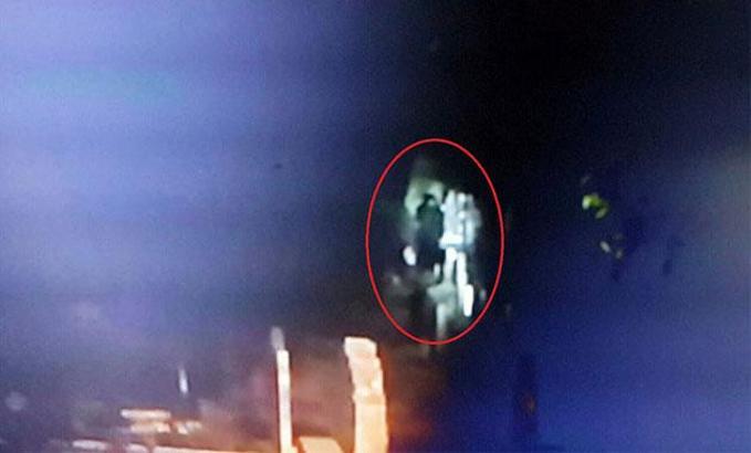 Mezarlıkta 4 gecedir görülen kız, polis tarafından aranıyor