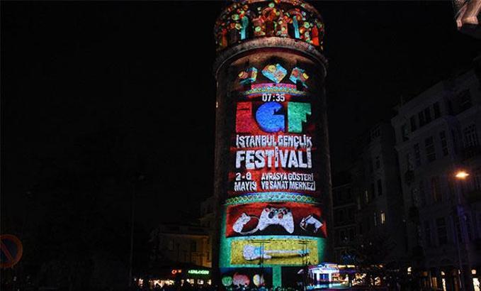 İBB Başkanı Uysal Galata Kulesi'nde yapılan videomapping gösterisini izledi