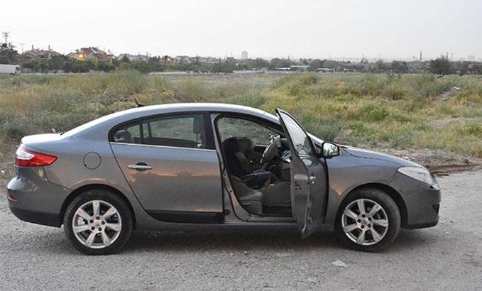 Direksiyon başında ölü bulundu