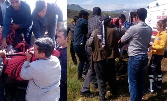 Ambulans gidemedi, sağlık ekipleri traktörle köylüleri taşıdı