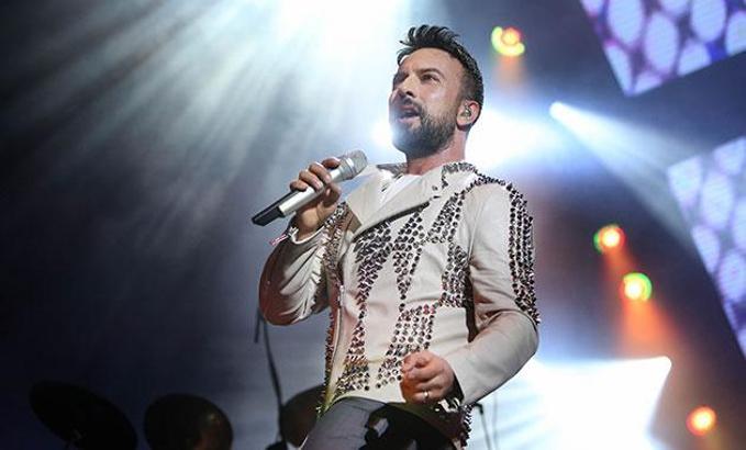 Tarkan’dan 12 bin kişiye konser
