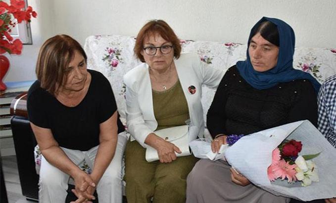 Selvi Kılıçdaroğlu, şehit annelerini ziyaret etti