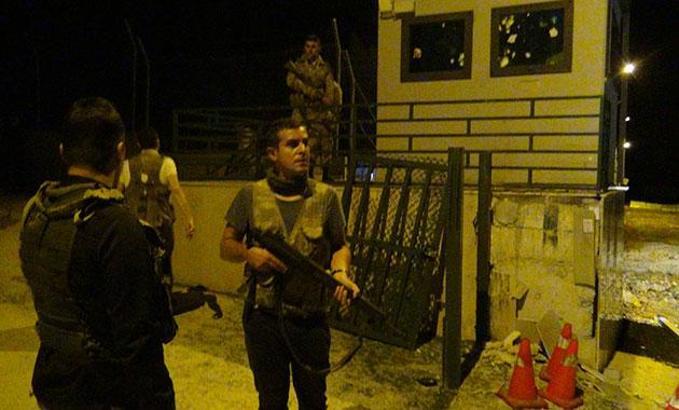 Halfeti'de jandarma karakoluna saldırı: 2 asker yaralı