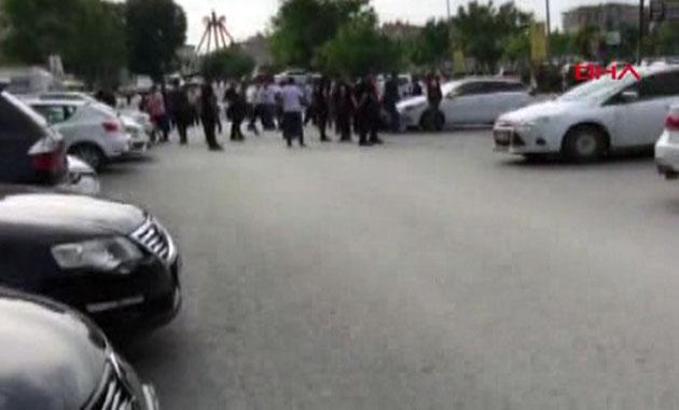 Kadın cinayeti davası karar sonrası adliye önü karıştı: 3 yaralı