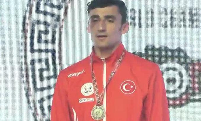Dünya Muaythai Şampiyonu Kayserili Ali Doğan oldu