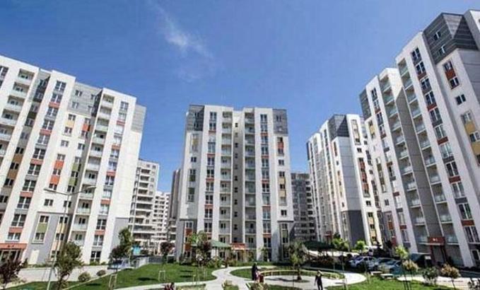 Floor area of buildings given construction permits fell by 32.9 pct