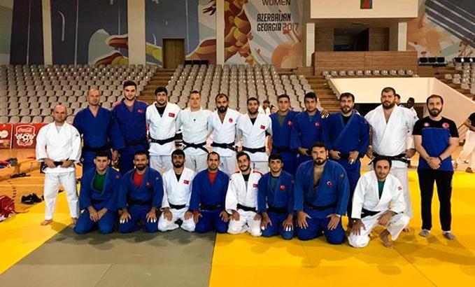 Büyük erkekler Judo Milli takımı ortak antrenman için Bakü'de