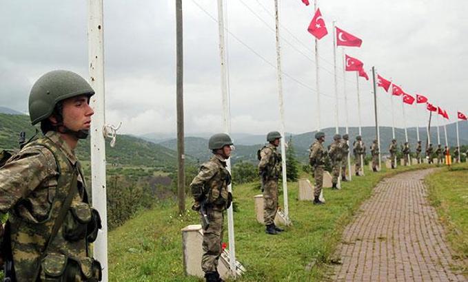 Bingöl'de, PKK'lı teröristlerin şehit ettiği 33 asker anıldı