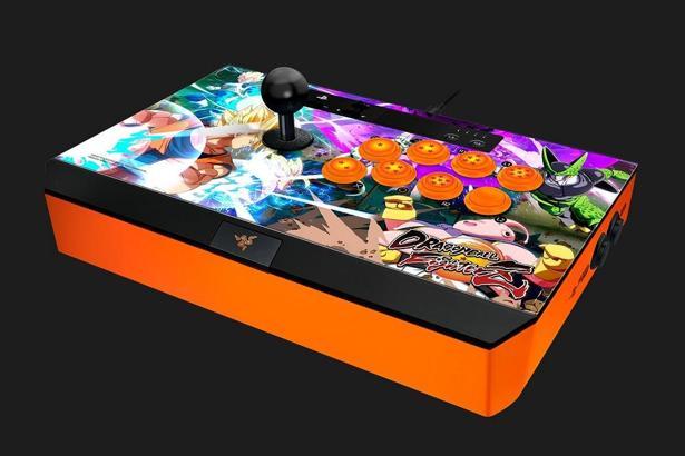 Razer'dan Dragon Ball FighterZ için Xbox One ve PlayStation 4 arcade kolu