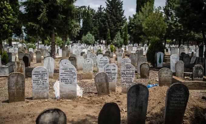 Camileri kapalı Selanikli Türkler, cenazelerini yüzlerce kilometre taşıyor