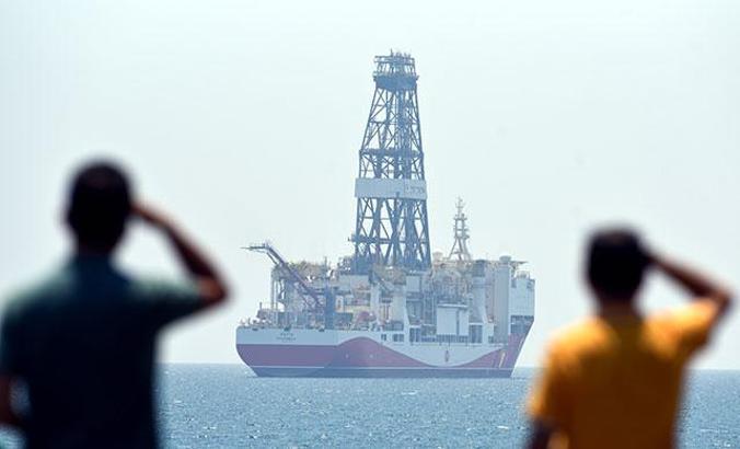 Türkiye'nin ilk aktif sondaj gemisi 'Fatih' Antalya'da