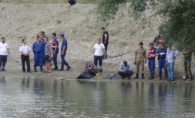 Bursa'da dereye giren 2 çocuk, boğuldu
