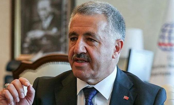 Bakan Arslan'dan 3. Köprü eleÅŸtirilerine yanıt