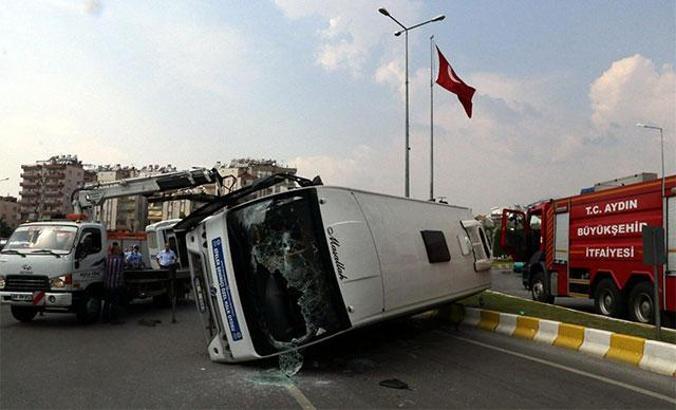 Aydın'da otobüsler çarpıştı: 12 yaralı