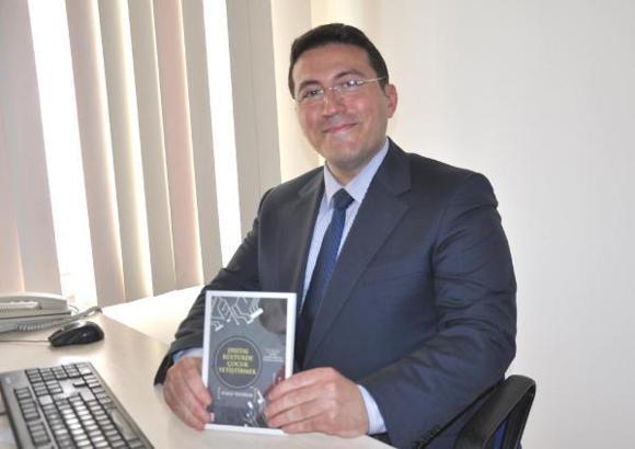 Öğretmenden 'Dijital kültürde çocuk yetiştirmek' kitabı
