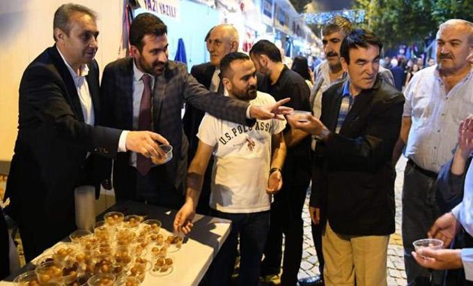 Şehitler için lokma dağıtıldı