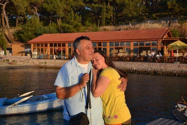 Gözlerini açtırmaya gittiği klinikte mutluluğu buldu