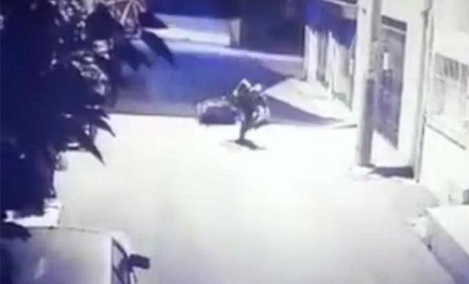 Polis ve bekçinin hırsız kovalamacası kamerada