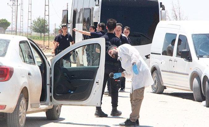 Suruç’ta havaya ateş açılarak durdurulan otomobilde 4 çuval oy pusulası ele geçti