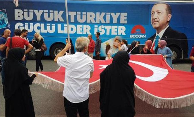 Partililer, Ak Parti İstanbul İl Başkanlığı'nda toplanmaya başladı