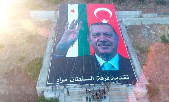 Afrin'de Öcalan resminin imha edildiği alana dev Erdoğan posteri