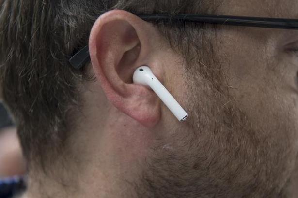 Airpods iPhone'ları şarj edebilecek