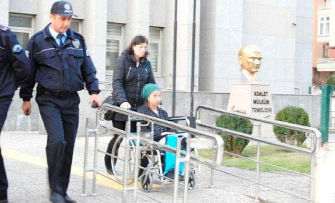 Doğurduğu bebeği, 5'inci kattan atan genç anneye müebbet istemi